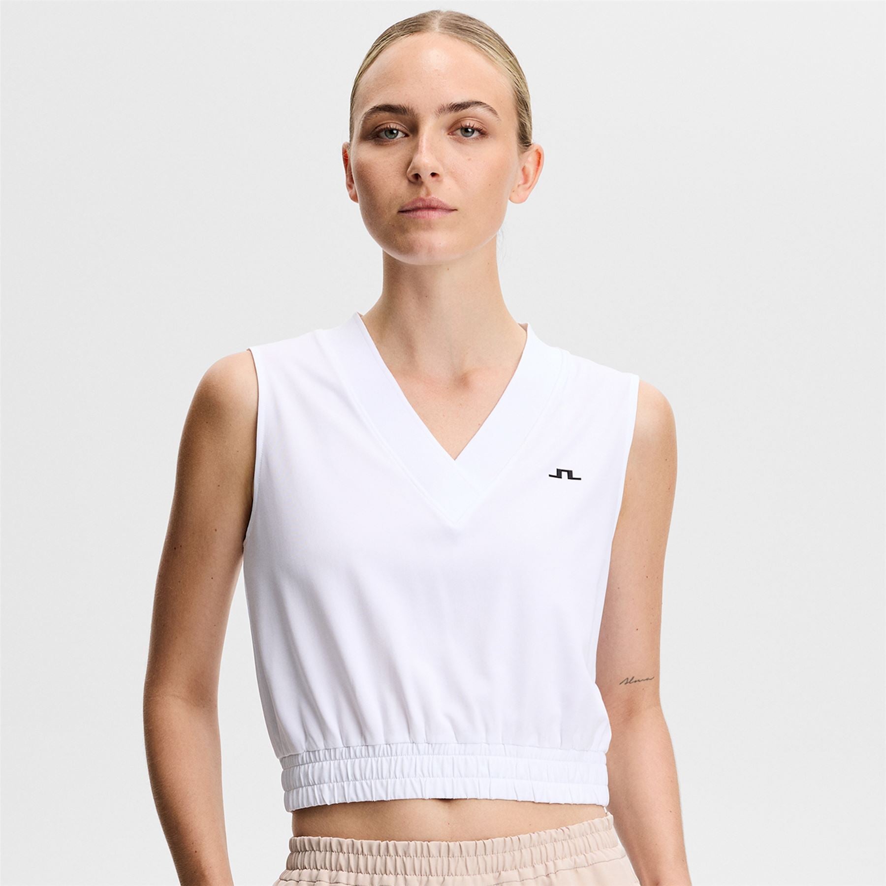 Liny Cropped V-Neck SL Top White