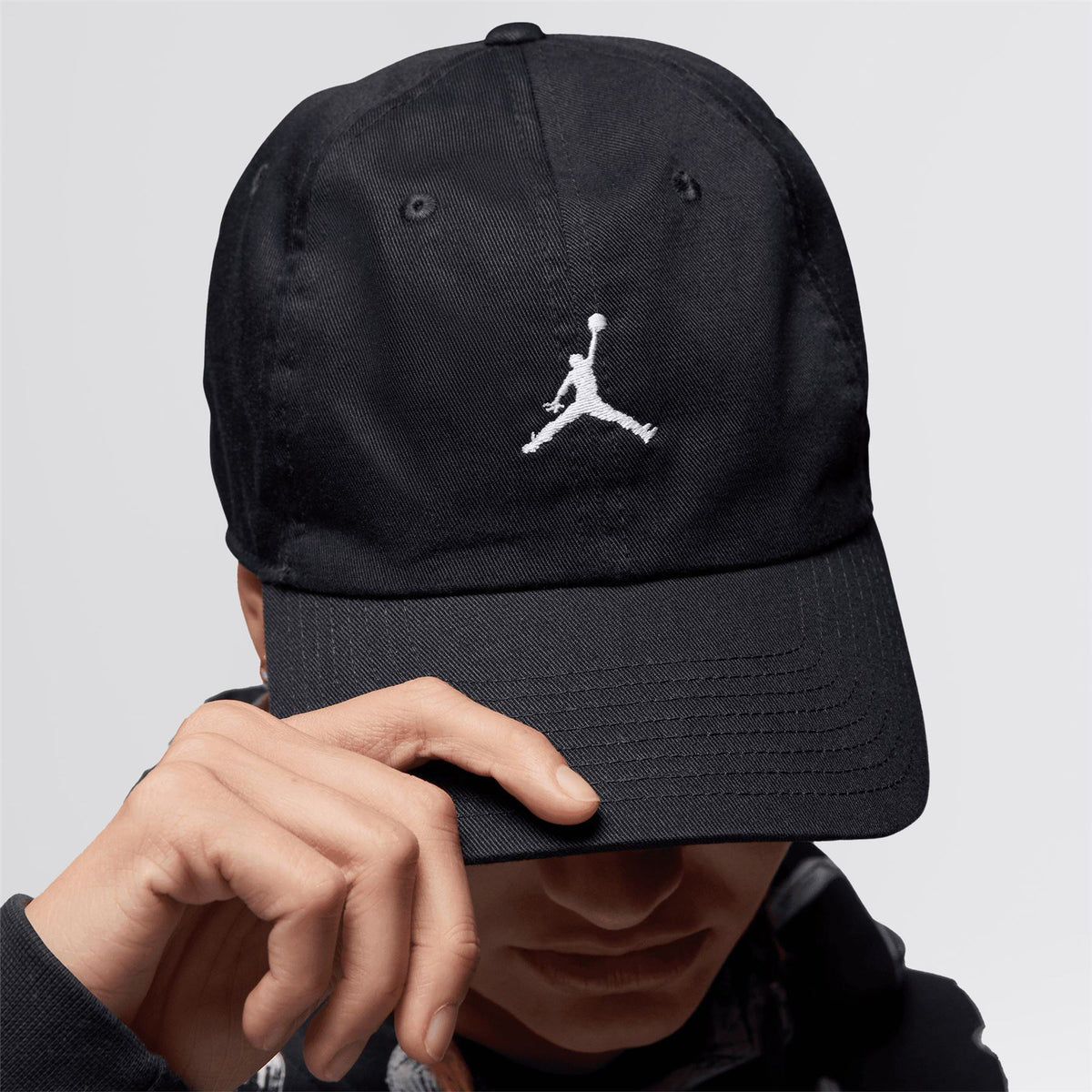 Jordan Club Unstructured Curved-Bill Hat Black/White