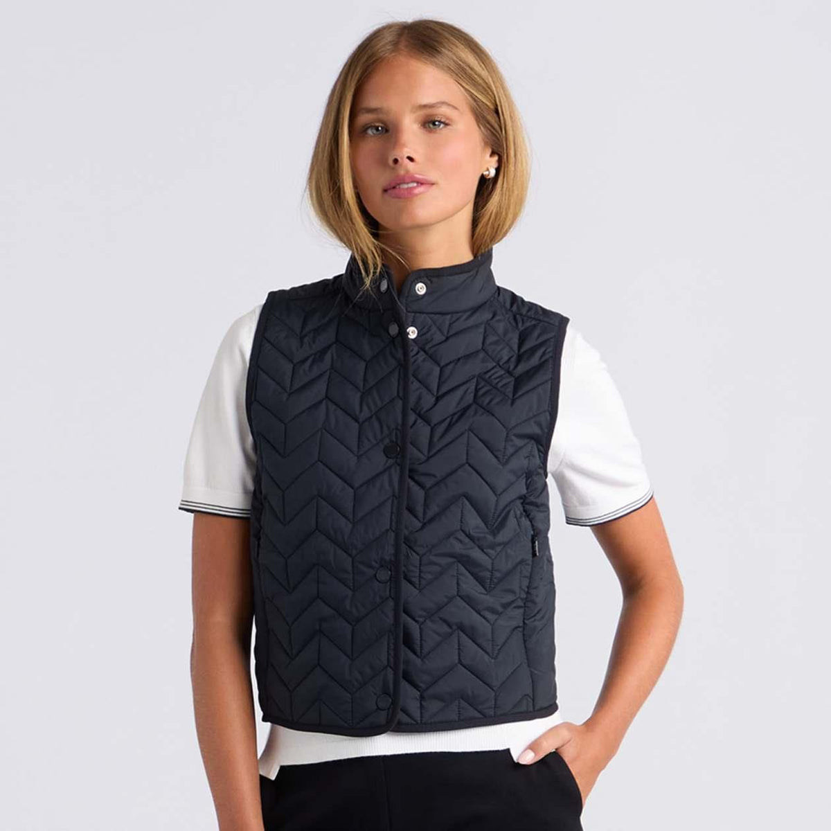 Lightweight Chevron Quilted Vest Onyx