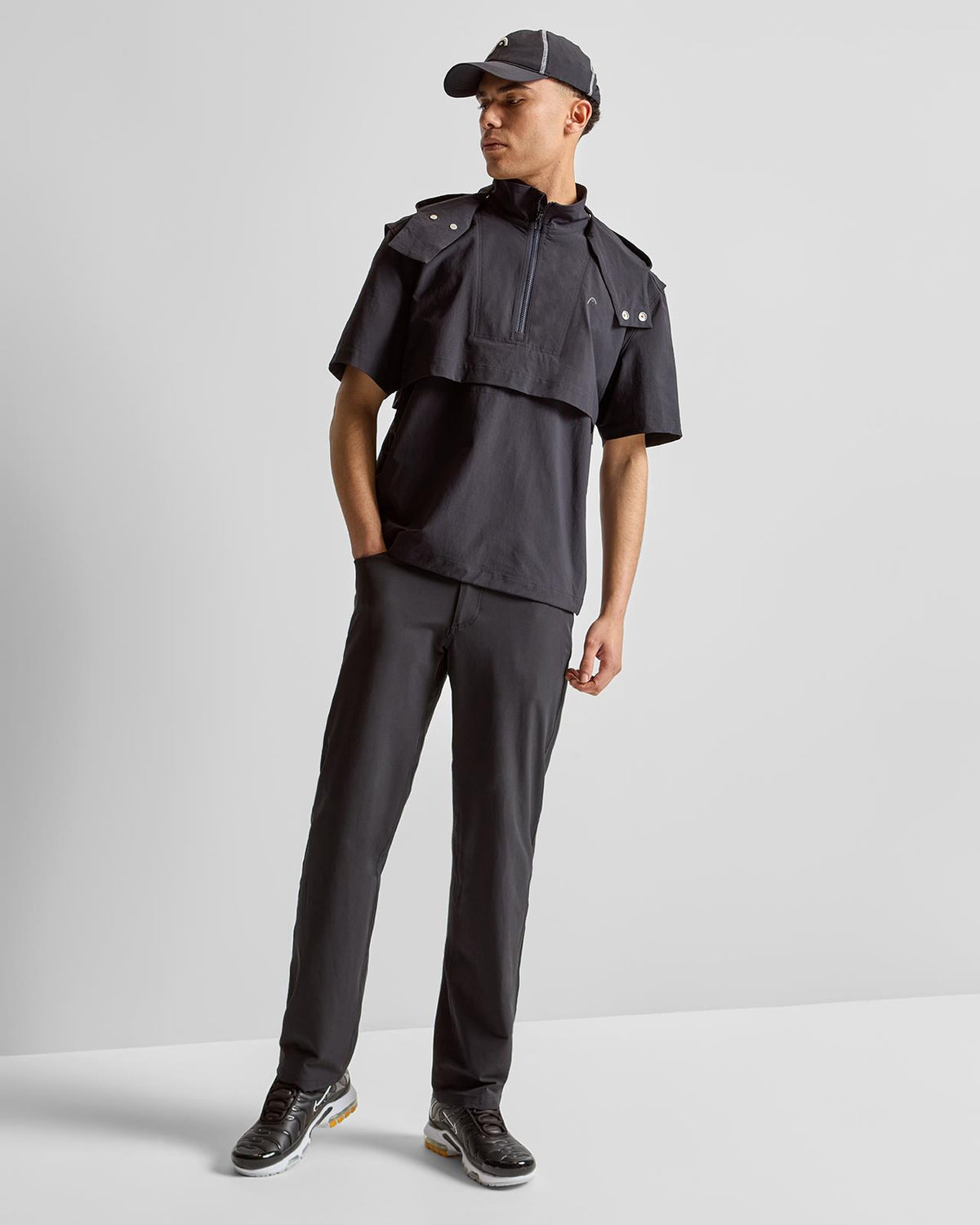 Short Sleeve Anorak Black