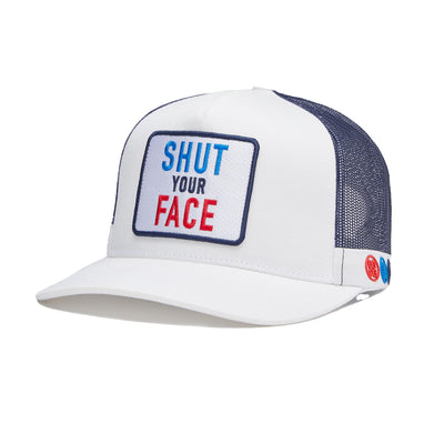 Fermez votre visage en coton sergé Trucker Hat Snow - SS24