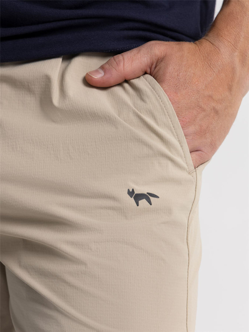 Golf Tech Carpenter 10.5-inch Shorts Khaki