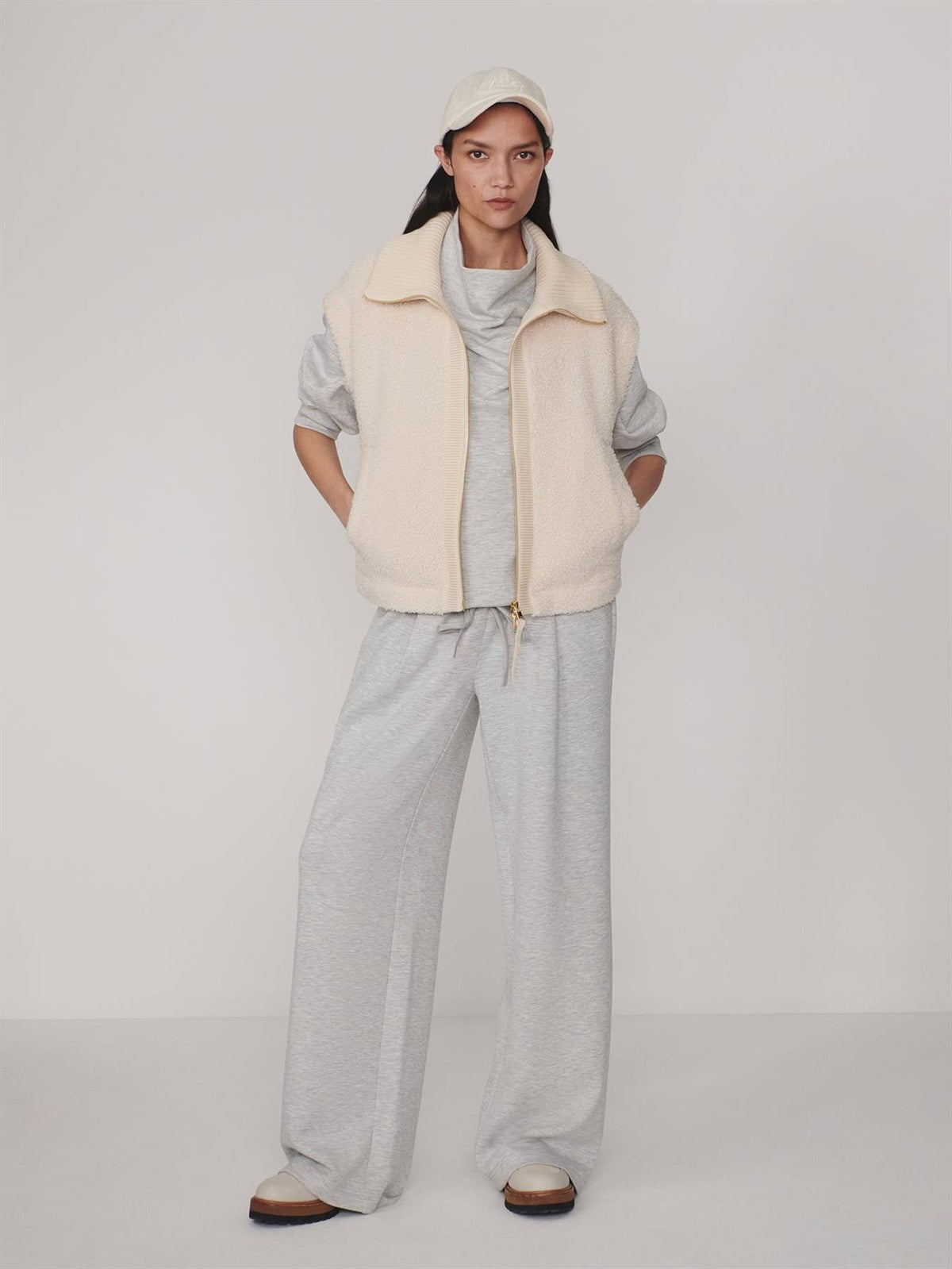 Dominic Sherpa Gilet Sandshell