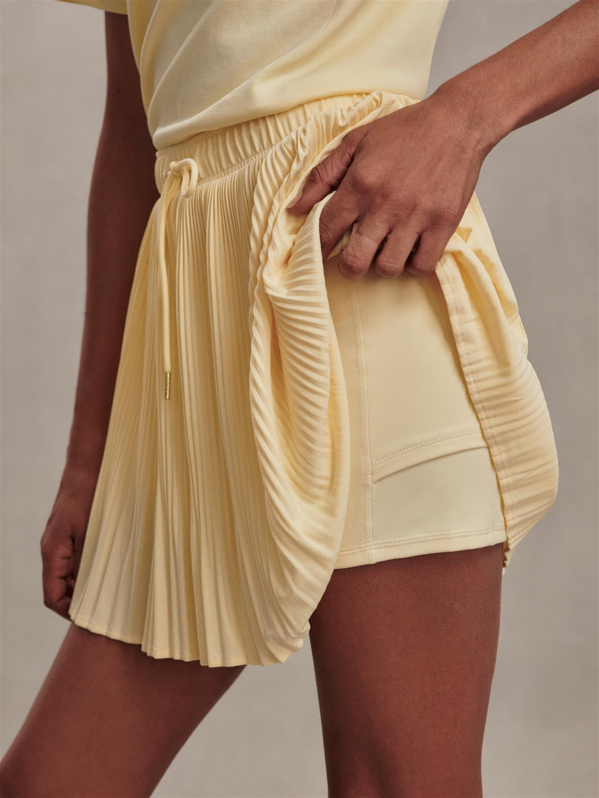 Davina High Rise 15-Inch Skort Anise Flower